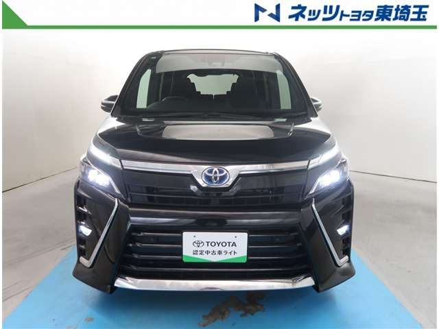 Toyota Voxy 5