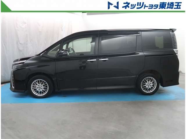 Toyota Voxy 6