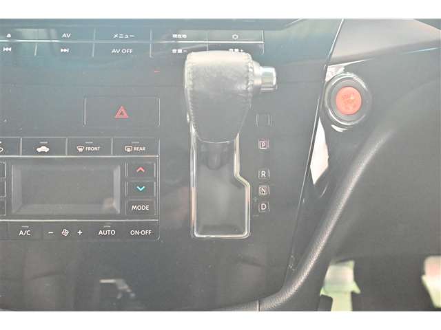 Nissan Elgrand 7