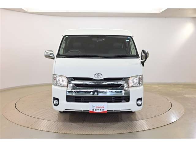 Toyota Hiace 2