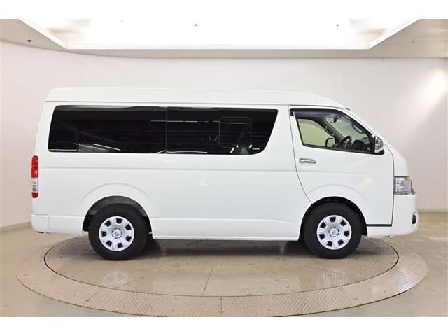 Toyota Hiace 4