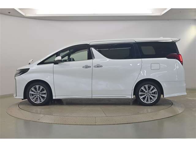 Toyota Alphard 5