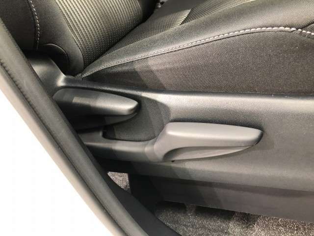Toyota Voxy 12
