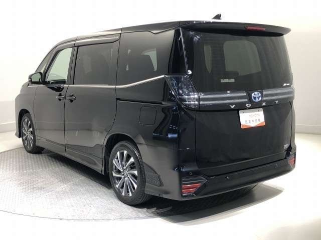 Toyota Voxy 4