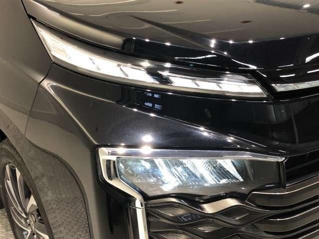 Toyota Voxy 8