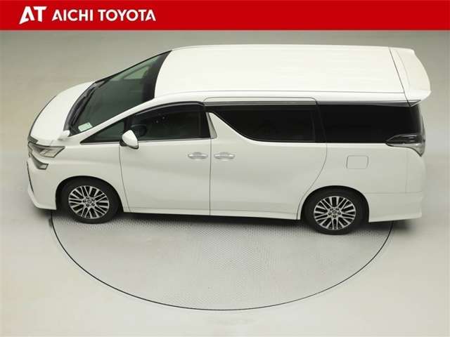 Toyota Vellfire 11