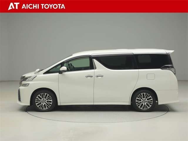 Toyota Vellfire 3