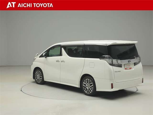 Toyota Vellfire 4