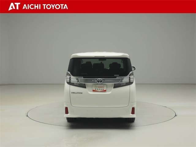 Toyota Vellfire 5