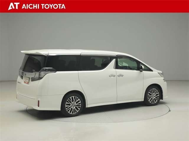 Toyota Vellfire 6