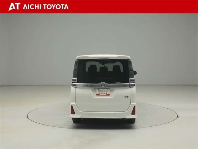 Toyota Voxy 5