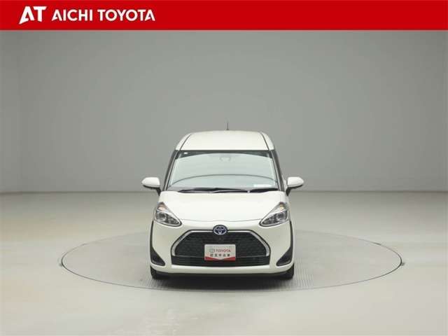 Toyota Sienta 9
