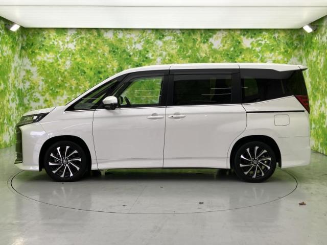 Toyota Noah 5