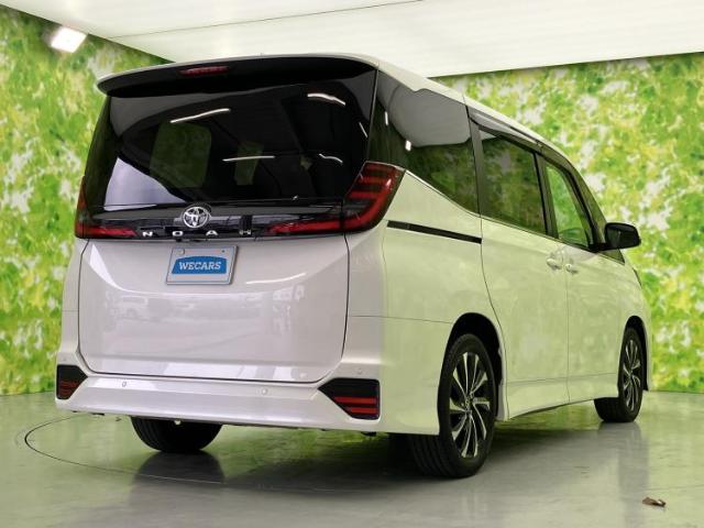Toyota Noah 6