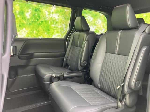 Toyota Noah 10