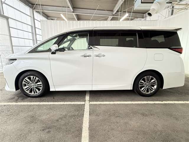 Toyota Alphard 6
