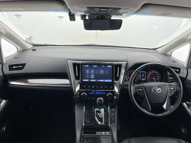 Toyota Alphard 2