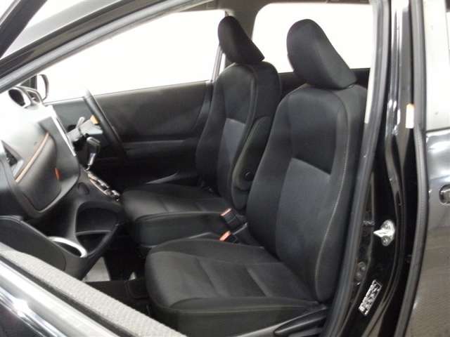 Toyota Sienta 12