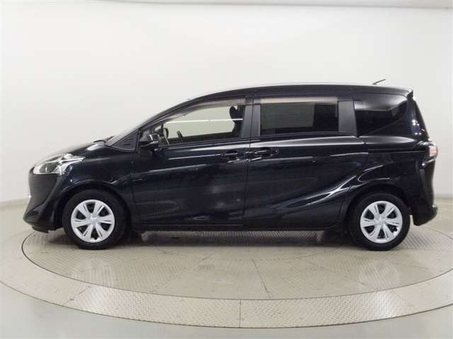 Toyota Sienta 5