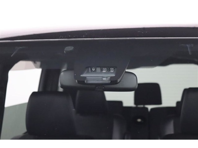 Toyota Noah 12