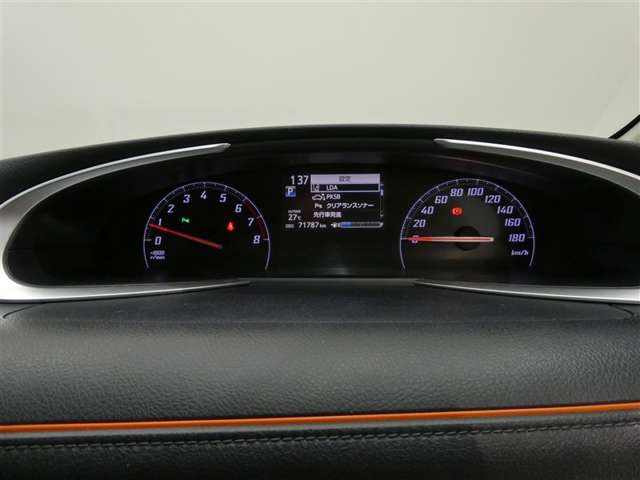 Toyota Sienta 11