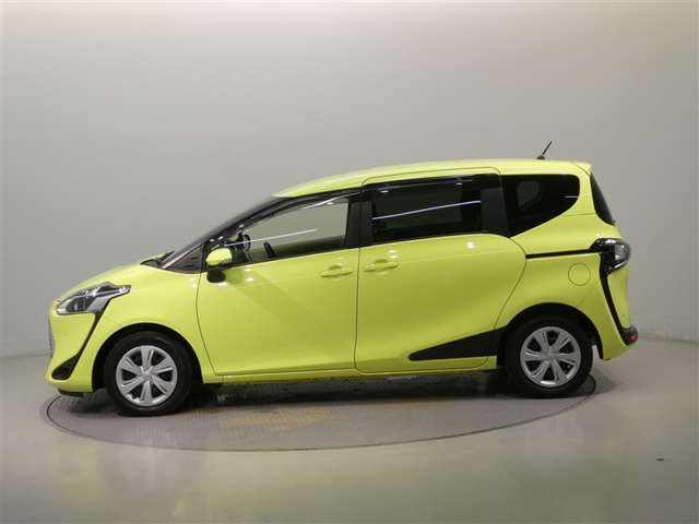 Toyota Sienta 3