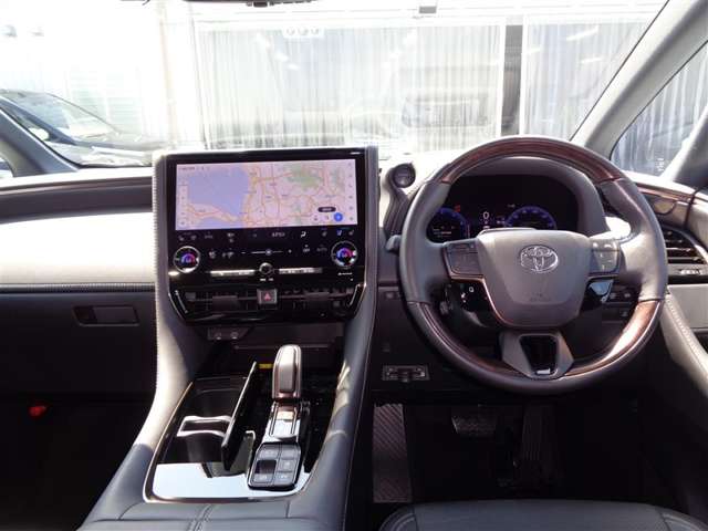 Toyota Alphard 12