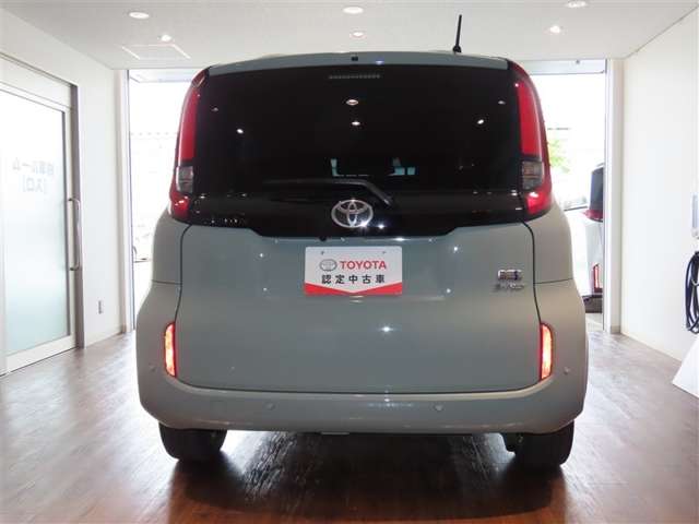 Toyota Sienta 7