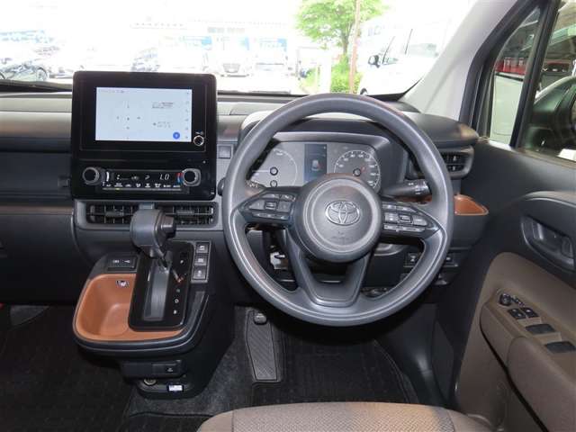 Toyota Sienta 10