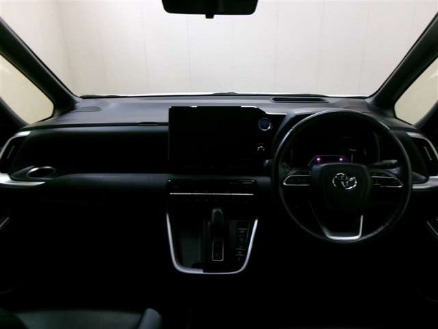Toyota Noah 5