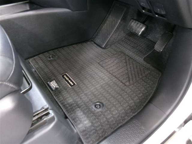 Toyota Noah 7