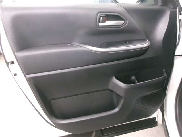 Toyota Noah 10
