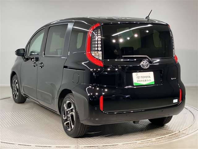 Toyota Sienta 11