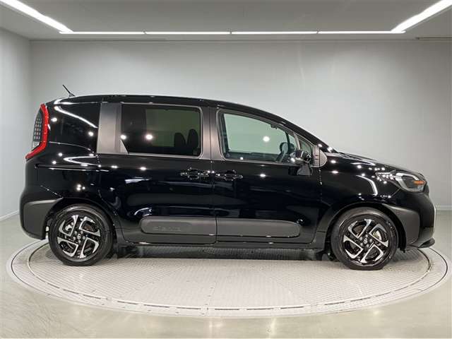 Toyota Sienta 12