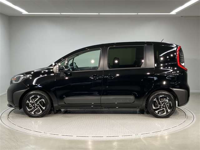 Toyota Sienta 10