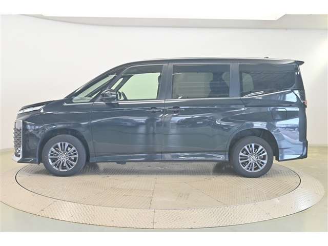 Toyota Voxy 5