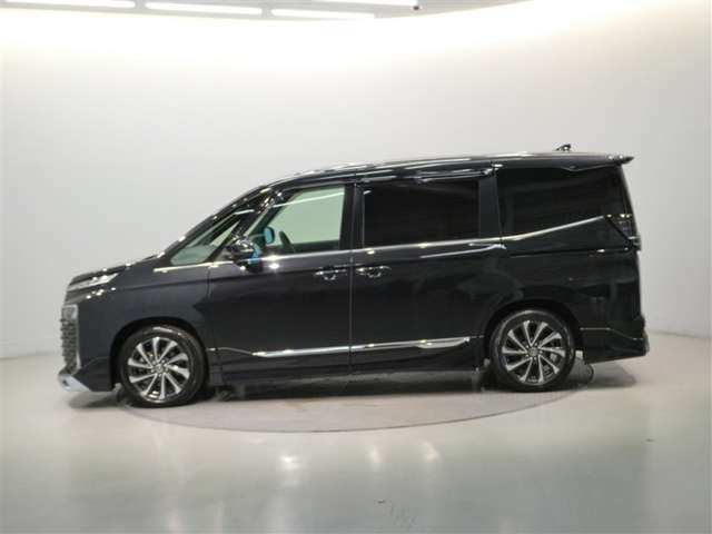 Toyota Voxy 8