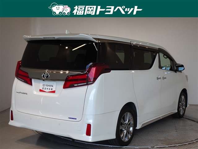 Toyota Alphard 3