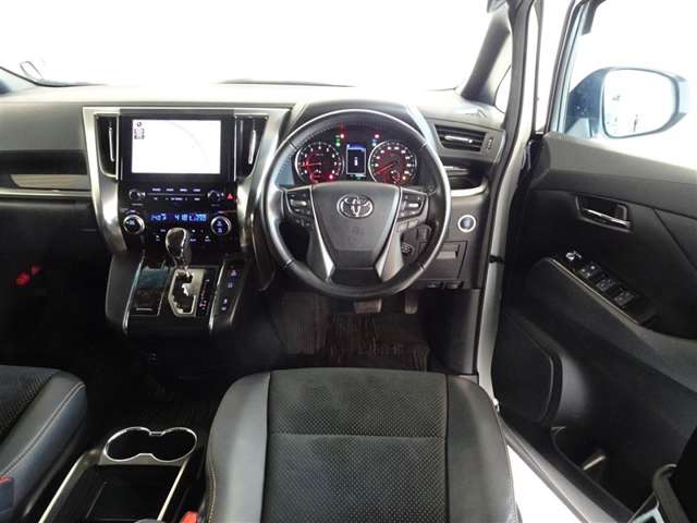 Toyota Alphard 5