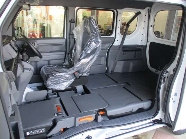 Honda N-VAN 9