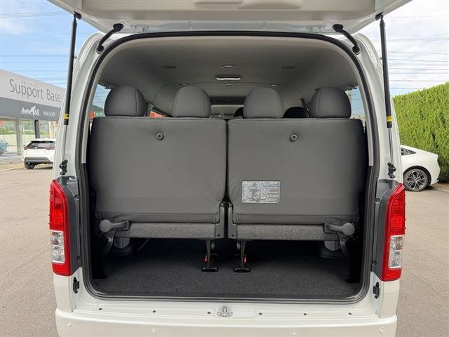 Toyota Hiace 11