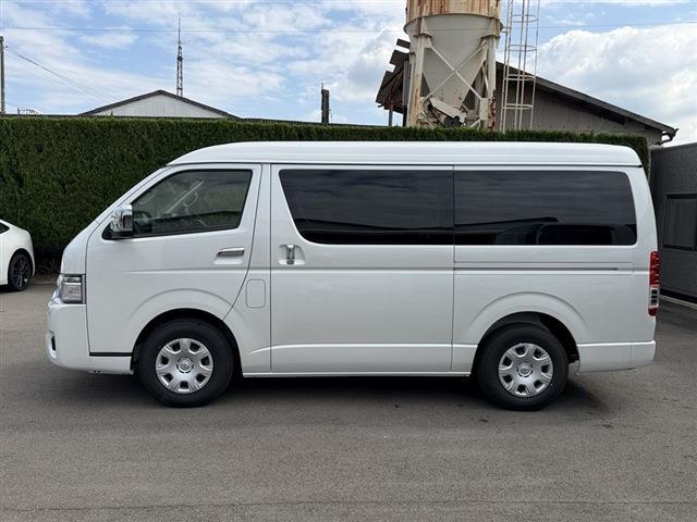 Toyota Hiace 3