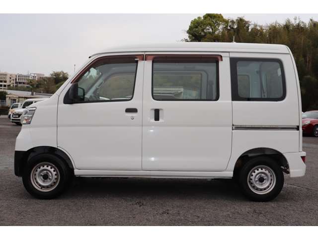 Daihatsu Hijet Cargo 11