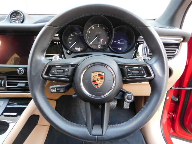 Porsche Macan 8