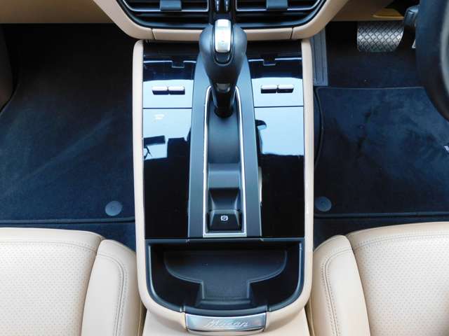 Porsche Macan 9