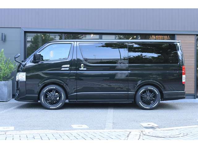 Toyota Hiace Van 5