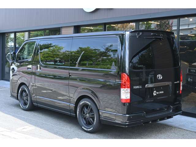 Toyota Hiace Van 6