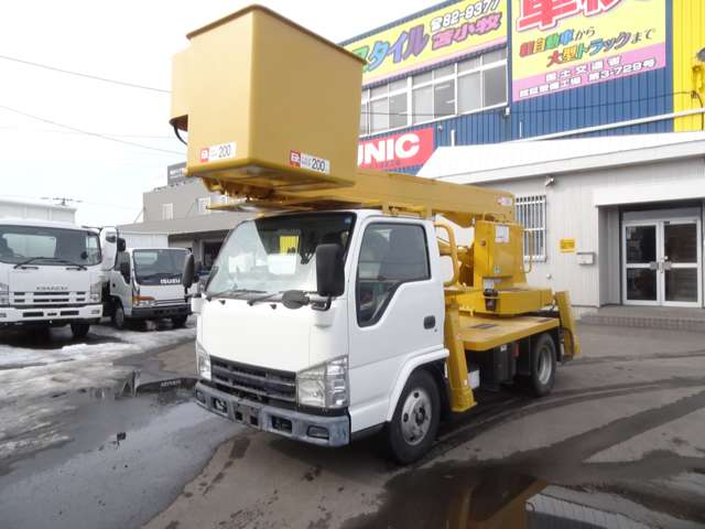 Isuzu Elf 3
