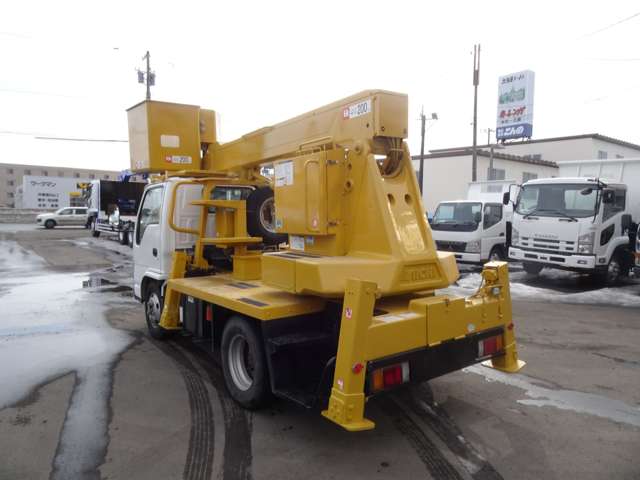 Isuzu Elf 5