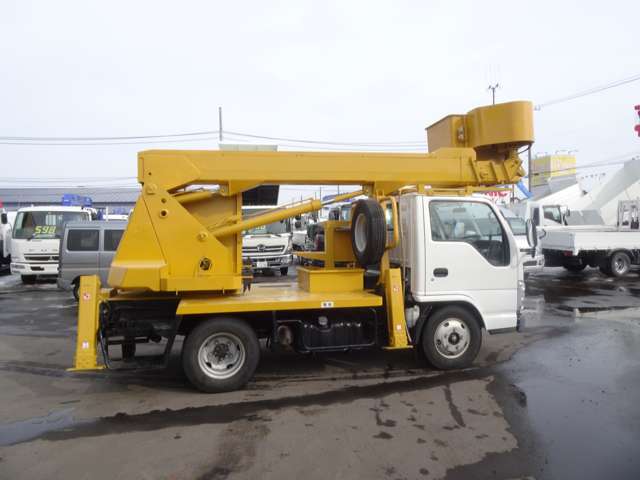 Isuzu Elf 8